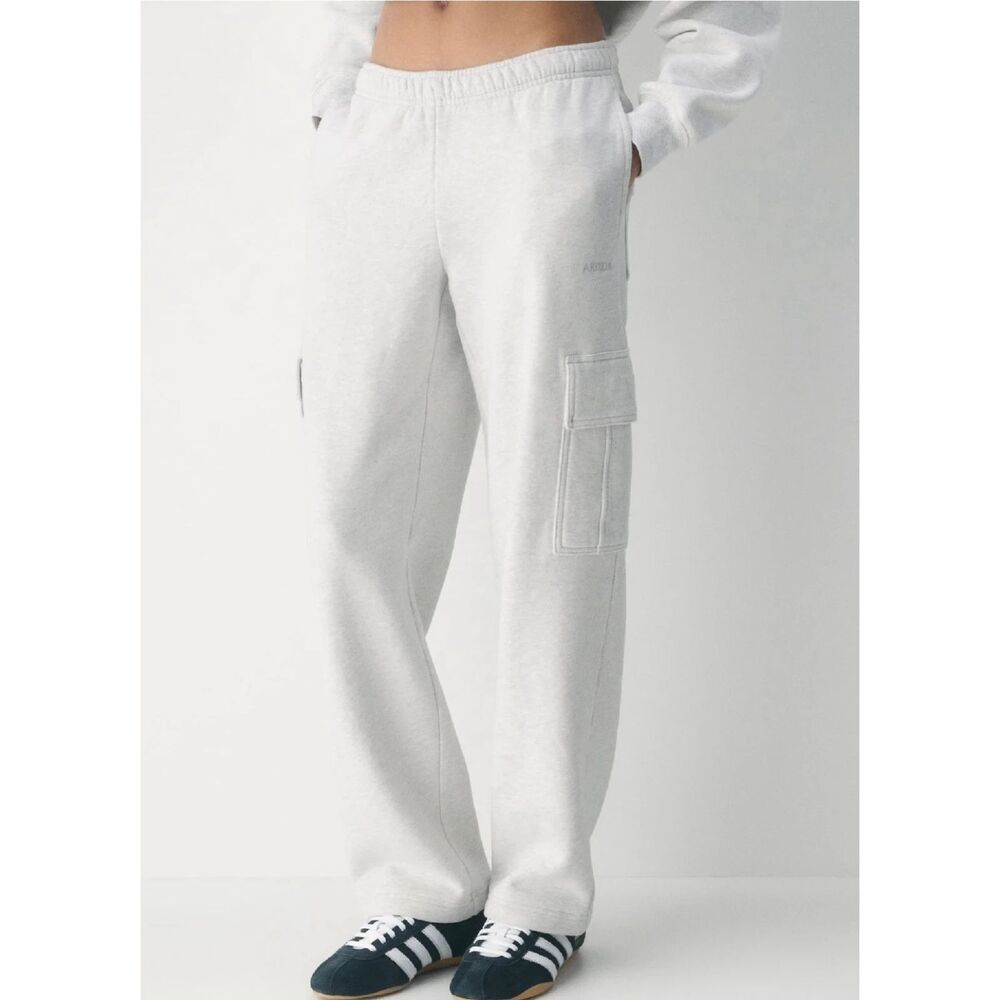 Aritzia TNA Cozy Fleece Mega Cargo Sweatpants Gray Wide Leg 2XS Utility Pants